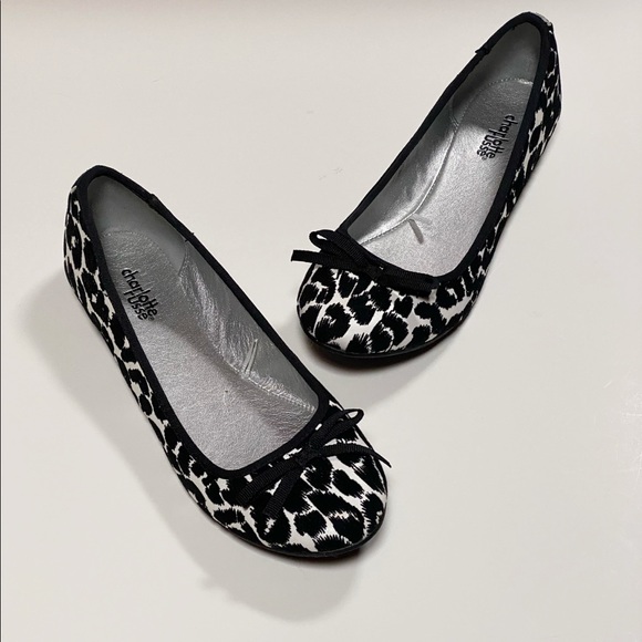 SOLD - NEW Charlotte Russe Leopard Print Flats - Picture 6 of 6